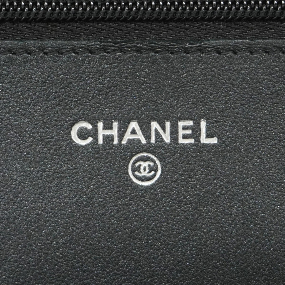 CHANEL Black Lambskin Leather Wallet - Picture 5 of 8